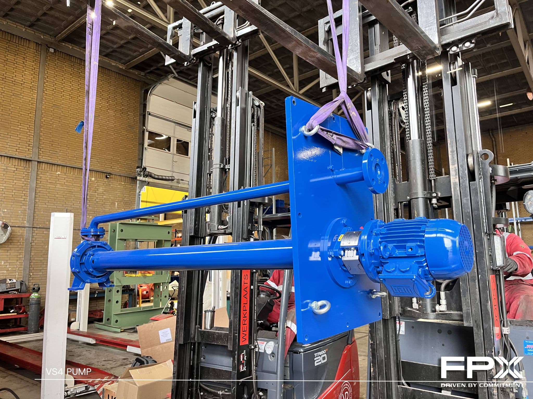 VS4 Pumps — Oil & Gas Refinery